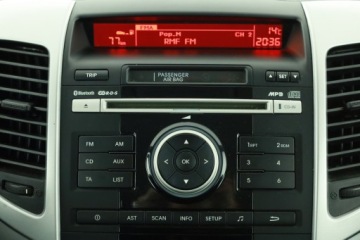 Kia Venga Mikrovan 1.6 DOHC CVVT 125KM 2011 Kia Venga 1.6 CVVT, Klima, Parktronic, zdjęcie 8