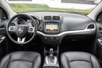 Fiat Freemont 2.0 Multijet II 16v 170KM 2015 FIAT Freemont Black Code 7os. 2.0Diesel 170KM, Automat, Kamera, Navi, ALU19, zdjęcie 14