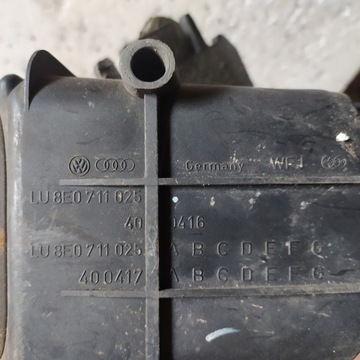 WYBIERAK AUDI A4 B6 BENZYNA 8E0711025