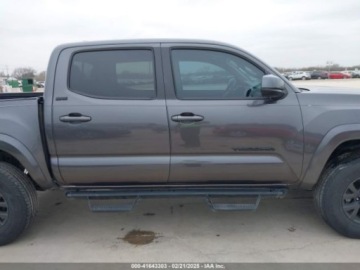 Toyota Tacoma II 2022 Toyota Tacoma 2022r., SR5, od ubezpieczalni 2.7 Benzyna 159KM, zdjęcie 7