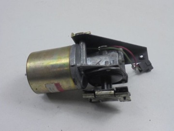 SAAB 900 I SILNICZEK WYCIERACZEK PRZÓD 7860IF LUCA