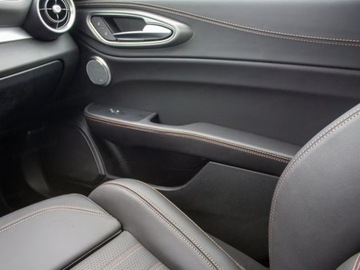 Alfa Romeo Giulia II Sedan Facelifting 2023 2.0 GME Turbo 280KM 2025 ALFA ROMEO Giulia Turbo Intensa Q4 Sedan 2.0 (280KM) 2025, zdjęcie 9