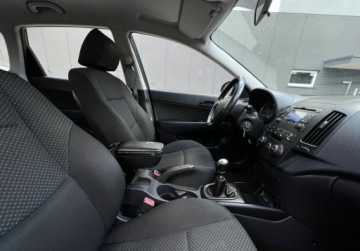 Hyundai i30 I CW 1.4 DIHC CVVT 109KM 2009 Hyundai i30 klima Isofix Relingi Warszawa 1.4 Benzyna 109KM, zdjęcie 10