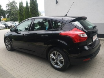 Ford Focus III Hatchback 5d 1.0 EcoBoost 100KM 2013 Ford Focus 1.0 12V 100KM Klima Halogoeny Isofix P, zdjęcie 8