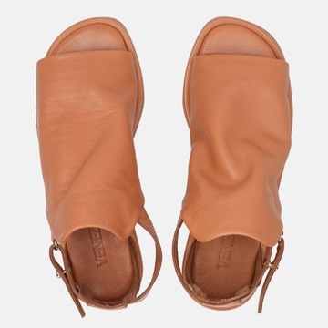 Damskie buty VENEZIA. Skórzane sandały w kolorze brązowym z cholewką r.40