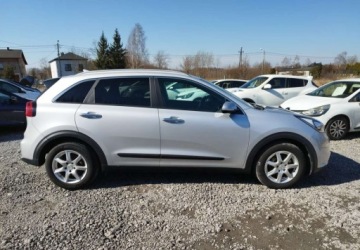 Kia Niro I Crossover 1.6 GDi Hybrid 141KM 2017 Kia Niro Kia Niro 1.6 hybryda klima kamera stan bdb gwarancja przebiegu 1.6, zdjęcie 7