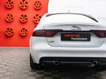 Jaguar XF II Sedan 2.0 i4D 240KM 2019 JAGUAR XF 2.0 AWD R-Sport aut Sedan 241KM 2019, zdjęcie 31