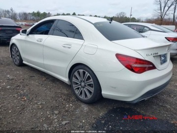 Mercedes CLA C117 2018 Mercedes-Benz CLA 2018 r.,2,0L 250 4MATIC 2.0 Benzyna 208KM, zdjęcie 2