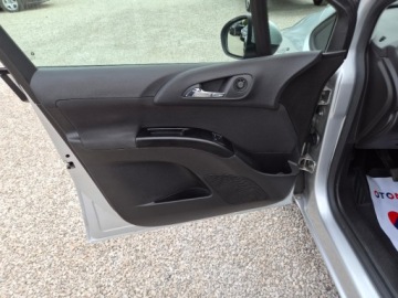 Opel Meriva II Mikrovan 1.4 Twinport ECOTEC 100KM 2011 Opel Meriva Sliczna 1.4 b z Niemiec przebieg 180 tys km jak nowa wersja Co, zdjęcie 16