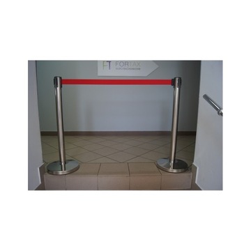 Серебряный барьерный столб с лентой, 230 см.