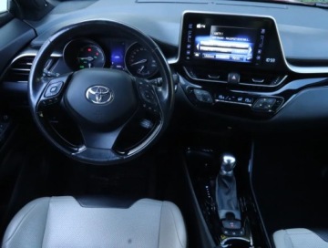 Toyota C-HR I Crossover 1.8 Hybrid 122KM 2018 Toyota C-HR 1.8 Hybrid, Salon Polska, zdjęcie 6