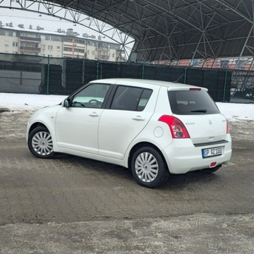 Suzuki Swift IV Hatchback 5d 1.3 92KM 2009 Suzuki Swift 1.3 Comfort dance, zdjęcie 8