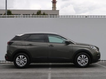 Peugeot 3008 I Crossover Facelifting 1.2 PureTech 130KM 2016 Peugeot 3008 1.2 PureTech, Salon Polska, zdjęcie 5