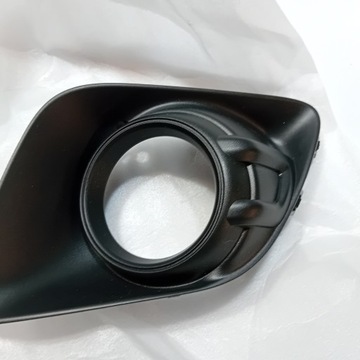 РАМА ASX OUTLANDER ГАЛОГЕННАЯ РЕШЕТКА СПРАВА СЛЕВА КОМПЛЕКТ 8321A384 8321A383