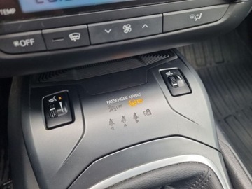 Toyota Avensis III Sedan Facelifting 2015 1.8 Valvematic 147KM 2016 Toyota Avensis Toyota Avensis 1.8 Premium, salon PL, 1.8 Benzyna 147KM, zdjęcie 24