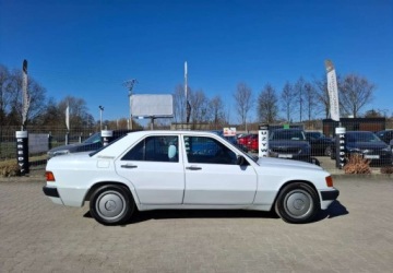 Mercedes 190 2.0 102KM 1989 Mercedes-Benz W201 (190) Mercedes-Benz W201 (190) 2.0 Benzyna 102KM, zdjęcie 33