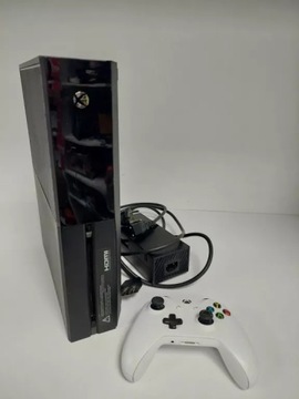 KONSOLA XBOX ONE + PAD ZASILACZ