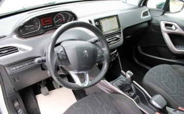 Peugeot 2008 I SUV 1.2 PureTech 110KM 2015 Peugeot 2008 Zarejestrowany Wyposazony 1.2 Benzyna 110KM, zdjęcie 11