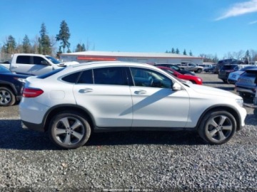 Mercedes GLC C253 2017 Mercedes-Benz GLC 2017 MERCEDES-BENZ GLC 300 COUPE 4MATIC 2.0 Benzyna 241KM, zdjęcie 13