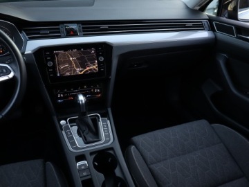 Volkswagen Passat B8 Variant Facelifting 2.0 TSI 190KM 2022 VW Passat 2.0 TSI, Salon Polska, 1. Właściciel, zdjęcie 7