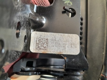 JEEP CHEROKEE TRAILHAWK KL V 15R LOKETNÍ OPĚRKA TUNELU CENTRÁLNÍ ČERVENÝ NIT