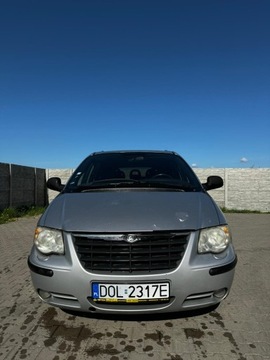Chrysler Voyager V Grand Voyager 2.8 CRD 150KM 2007 Chrysler Voyager 2.8 CRDi 150KM 2007r 7 osobowy, zdjęcie 2