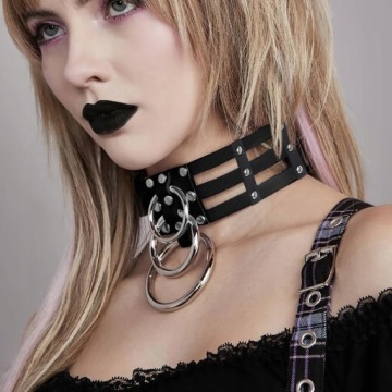 Стильный черный воротник с чокером на шее bdsm