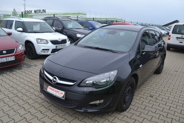 Opel Astra J Sports Tourer Facelifting 1.4 Turbo ECOTEC 140KM 2014 Opel Astra z Niemiec ,Opłacona, zdjęcie 2