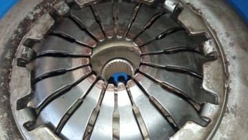 СЦЕПЛЕНИЕ В КОМПЛЕКТЕ 045141025B VW.SKODA 1.4 TDI