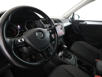 Volkswagen Tiguan II SUV 2.0 TDI 150KM 2018 Volkswagen Tiguan niski przebieg automat, zdjęcie 13