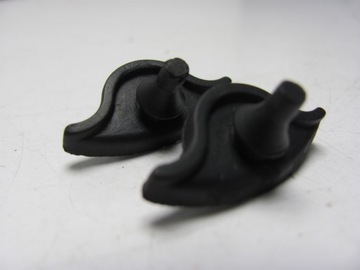 Mercedes W124 Резиновые отбойники лючка бензобака