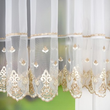 КОМПЛЕКТ ШТОР С ВУАЛЬНОЙ ШТОРОЙ, УКРАШЕННОЙ ГИПЮРНОЙ МАРНИРОВКОЙ 400х160см