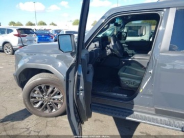 Toyota Land Cruiser VIII 2025 Toyota Land Cruiser 2025 TOYOTA LAND CRUISER 2.4 Hybryda 465KM, zdjęcie 11