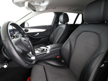 Mercedes Klasa C W205 Kombi 200 184KM 2017 Mercedes C 200 automat full LED półskóra grzane, zdjęcie 12