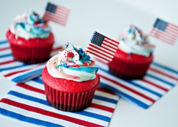 ПОДСТАВКИ ДЛЯ ФЛАГОВ США АМЕРИКИ 8см (500) RED PLAST