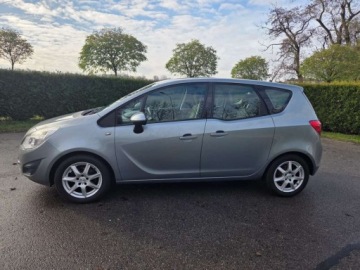 Opel Meriva II Mikrovan 1.4 Turbo ECOTEC 120KM 2010 Opel Meriva Kamera Cofania Aluminiowe felgi 1.4 Benzyna 120KM, zdjęcie 5