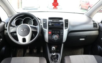 Kia Venga Mikrovan 1.4 CRDi WGT 75KM 2011 Kia Venga Nowe opony, Klmatyzacja, elektryczne szyby. Niskie spalanie. 1.4, zdjęcie 4