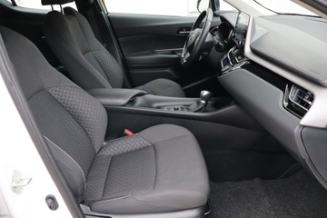 Toyota C-HR I Crossover Facelifting 1.8 Hybrid 122KM 2022 Toyota C-HR 1.8 Hybrid, Serwis ASO, Automat, zdjęcie 8