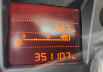 Citroen C-Elysee II Sedan Facelifting 1.6 VTi 115KM 2017 Citroen C-Elysee 2017r, Salonowy. 1.6 LPG, Lekko uszkodzony przod. Jezdzi, zdjęcie 12