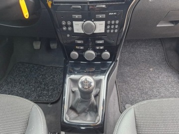 Opel Astra J Hatchback 5d 1.6 Twinport ECOTEC 115KM 2009 Opel Astra GTC 1.6B 220tys z Niemiec bezwypadkowa gwarancja zarejestrowana, zdjęcie 22