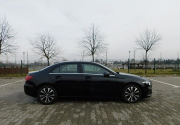 Mercedes Klasa A W177/V177 Hatchback 1.5 180d 116KM 2020 Mercedes-Benz Klasa A 180CDI z Gwarancja Model 2021 1.5 Diesel 116KM, zdjęcie 1