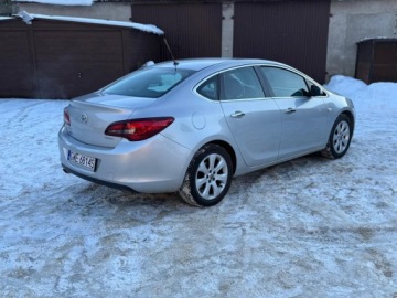 Opel Astra J Sedan 1.4 Turbo ECOTEC 140KM 2013 Opel Astra 1.4 benzyna 140KM 2013r Automat, zdjęcie 2