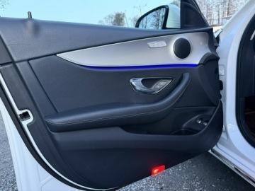 Mercedes Klasa E W213 Cabrio 2.0 200 184KM 2017 Mercedes E 200 Full-led. Automat Niski przebieg., zdjęcie 10