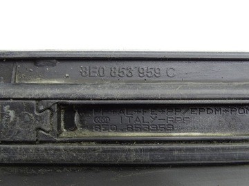 LIŠTA DVEŘE LEVÝ PŘEDNÍ AUDI A4 B7 EXEO 8E0853959C