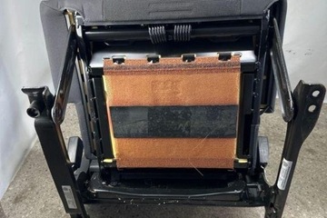 SEDADLO PŘEDNÍ LEVÝ VW TOURAN (1T3) 3T0885865A 2.0L DIESEL 2012