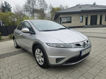 Honda Civic VIII Hatchback 3d 1.4 i-VTEC 100KM 2010 Honda Civic 1.4 100 KM Klima, Elektryka, Zadbany, zdjęcie 2