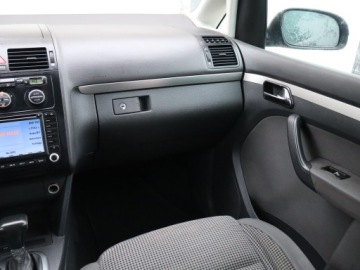 Volkswagen Touran I 2.0 TDI 140KM 2006 VW Touran 2.0 TDI, DSG, Klima, Klimatronic, zdjęcie 7