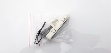 Микровыключатель Nissan Primera P12, кнопка багажника на двери багажника