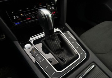 Volkswagen Arteon Fastback Facelifting 2.0 TDI 200KM 2020 Volkswagen Arteon 2.0 TDi 200KM DSG R-Line Salon PL ASO FV23 Pierwszy wlas, zdjęcie 31