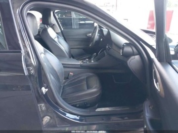 Alfa Romeo Giulia II Sedan 2.0 TBi 280KM 2019 Alfa Romeo Giulia Ti 2019 2.0l 2.0 Benzyna 280KM, zdjęcie 9